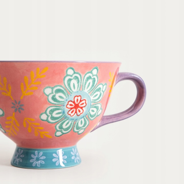 Kubek-SHILLA-recznie-malowany-z-fioletowym-uchem-0-4-l-HOMLA-Kod-producenta-243025.jpg