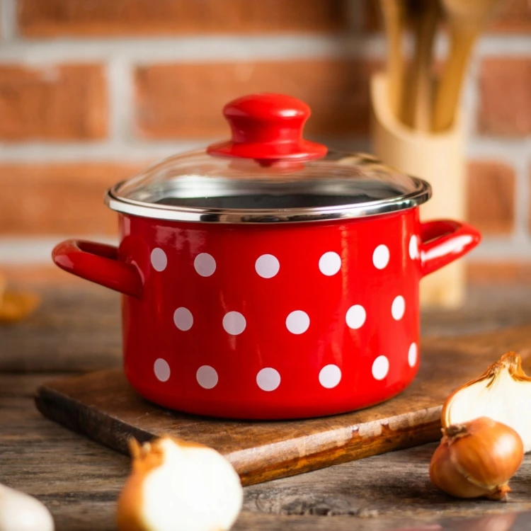 GARNEK-EMALIOWANY-Z-POKRYWKA-14-CM-1-5L-METALAC-DOTS-ON-RED-CZERWONY-Pojemnosc-1-5-l.jpg