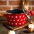 GARNEK-EMALIOWANY-Z-POKRYWKA-14-CM-1-5L-METALAC-DOTS-ON-RED-CZERWONY-Linia-Dots-on-red (1).jpg