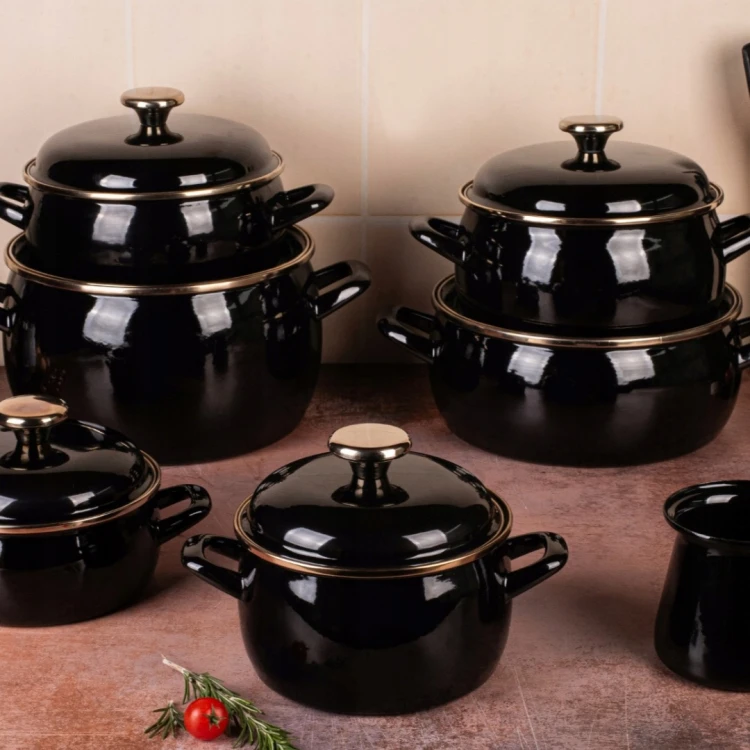 GARNEK-EMALIOWANY-Z-POKRYWKA-16-CM-2-2L-INDUKCJA-ELEGANCKI-CZARNY-Linia-Black (1).jpg