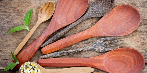 Jak czyścić drewniane akcesoria kuchenne? 